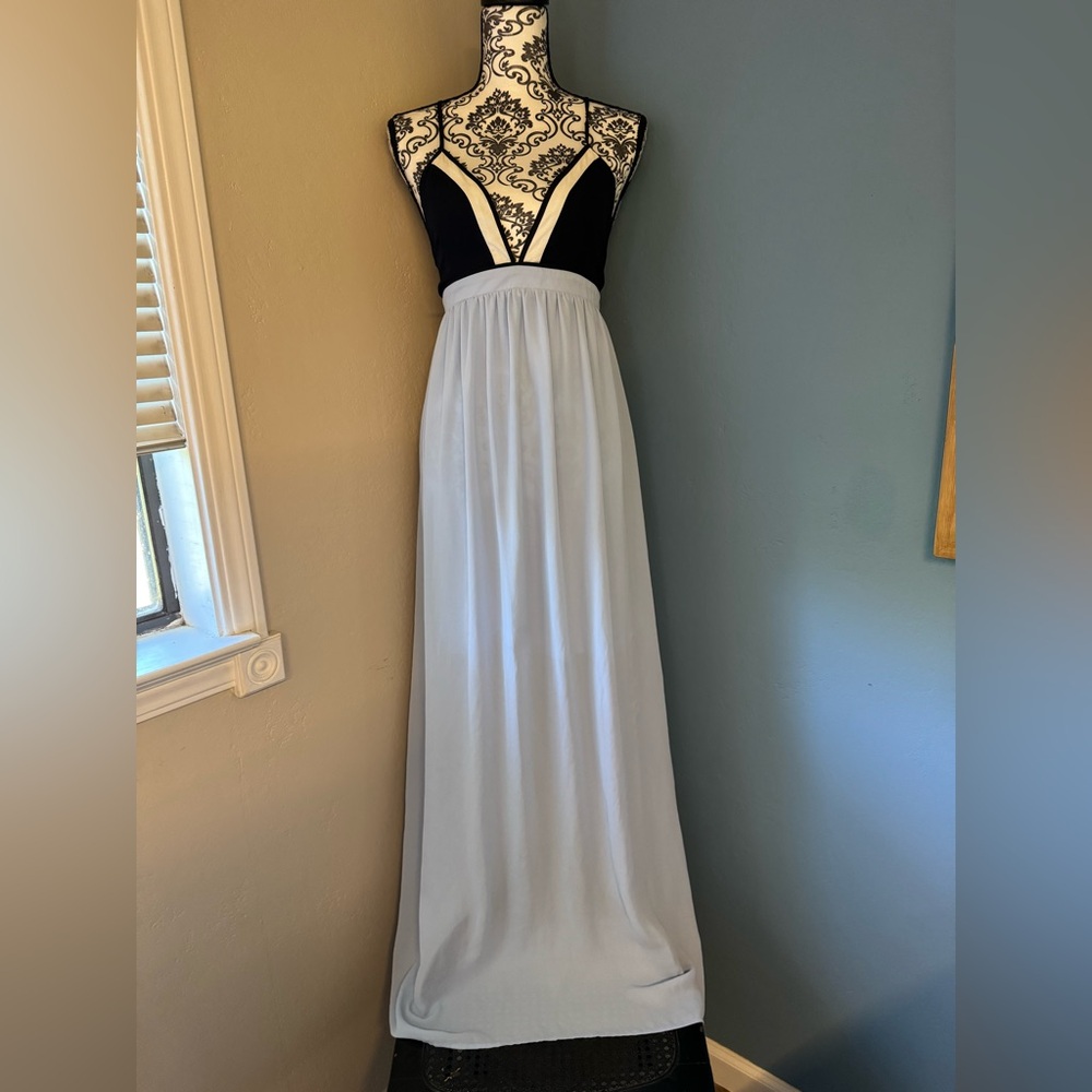 Quinn Light Blue Maxi Dress 👗 - Picture 2 of 6